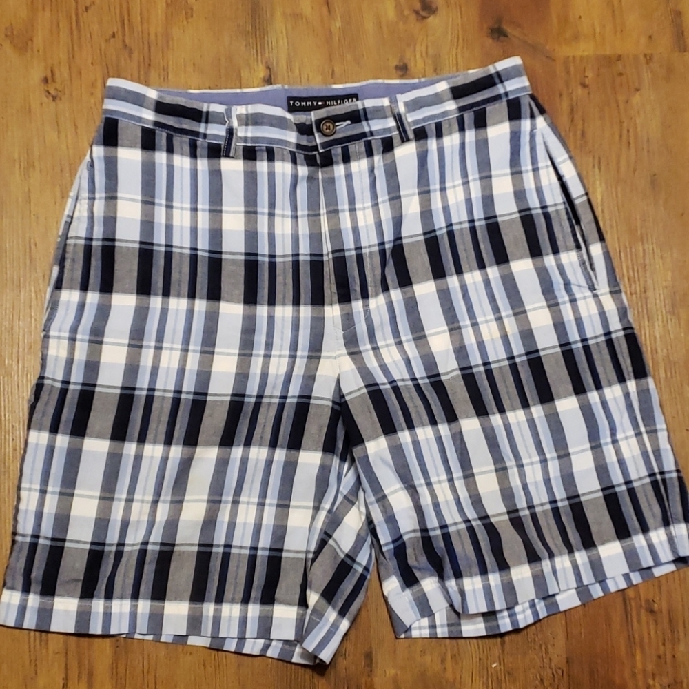Tommy hilfiger blue grey plaid flat front shorts